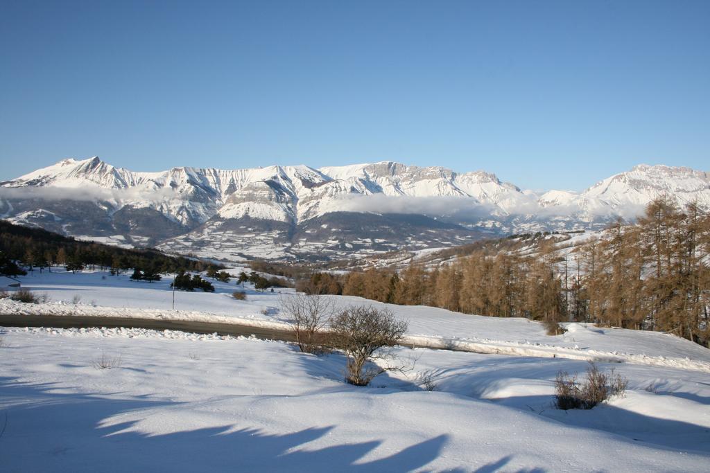 Отель Vvf Les Ecrins Champsaur Сен-Бонне-ан-Шансор Экстерьер фото